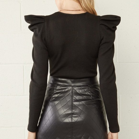 𝅺SUPER sexy bodysuit with pointy shoulders - Picture 3 of 8